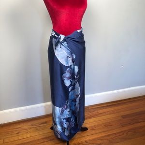 Gorgeous Victoria secret silk Sarang with bag-